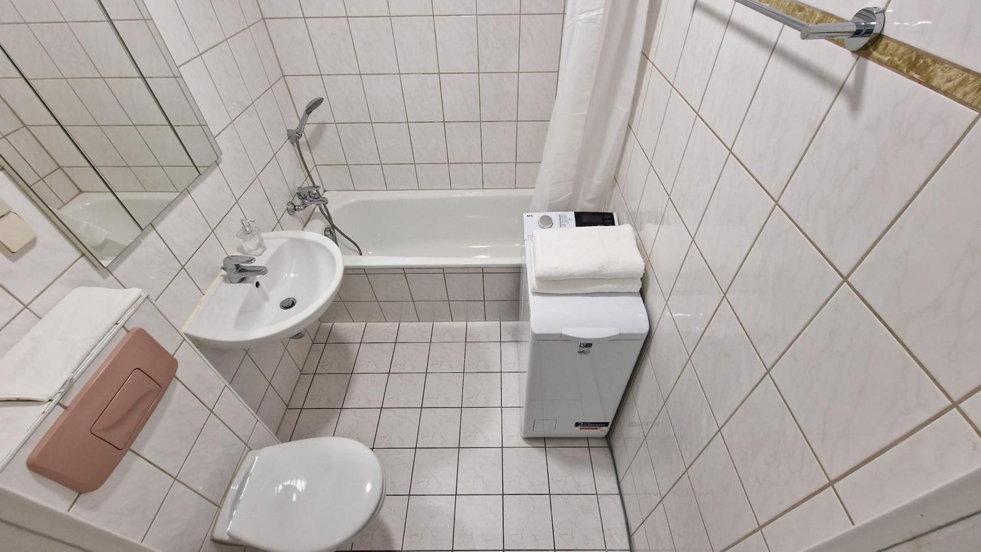 Citycenter Apartment - Bigtv-Ps4-Netflix-Parking Chemnitz Dış mekan fotoğraf